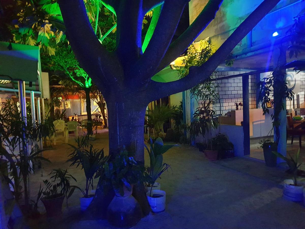 Отель Maafushi View Экстерьер фото